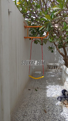 مراجيح جدارية مرجيحات