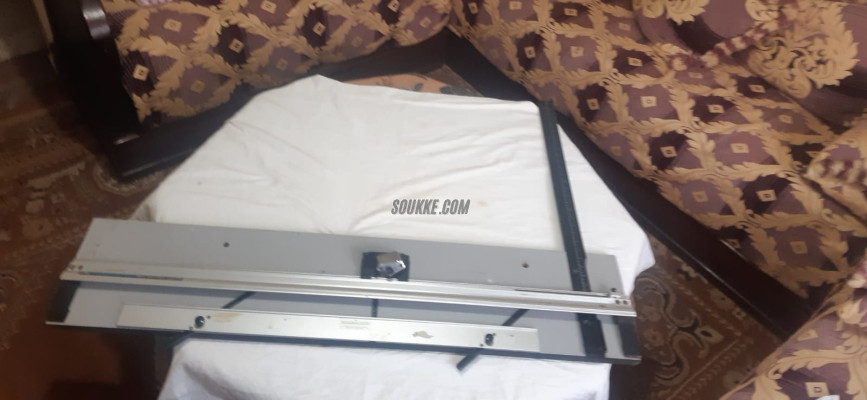 الآلة قطع الكرتون